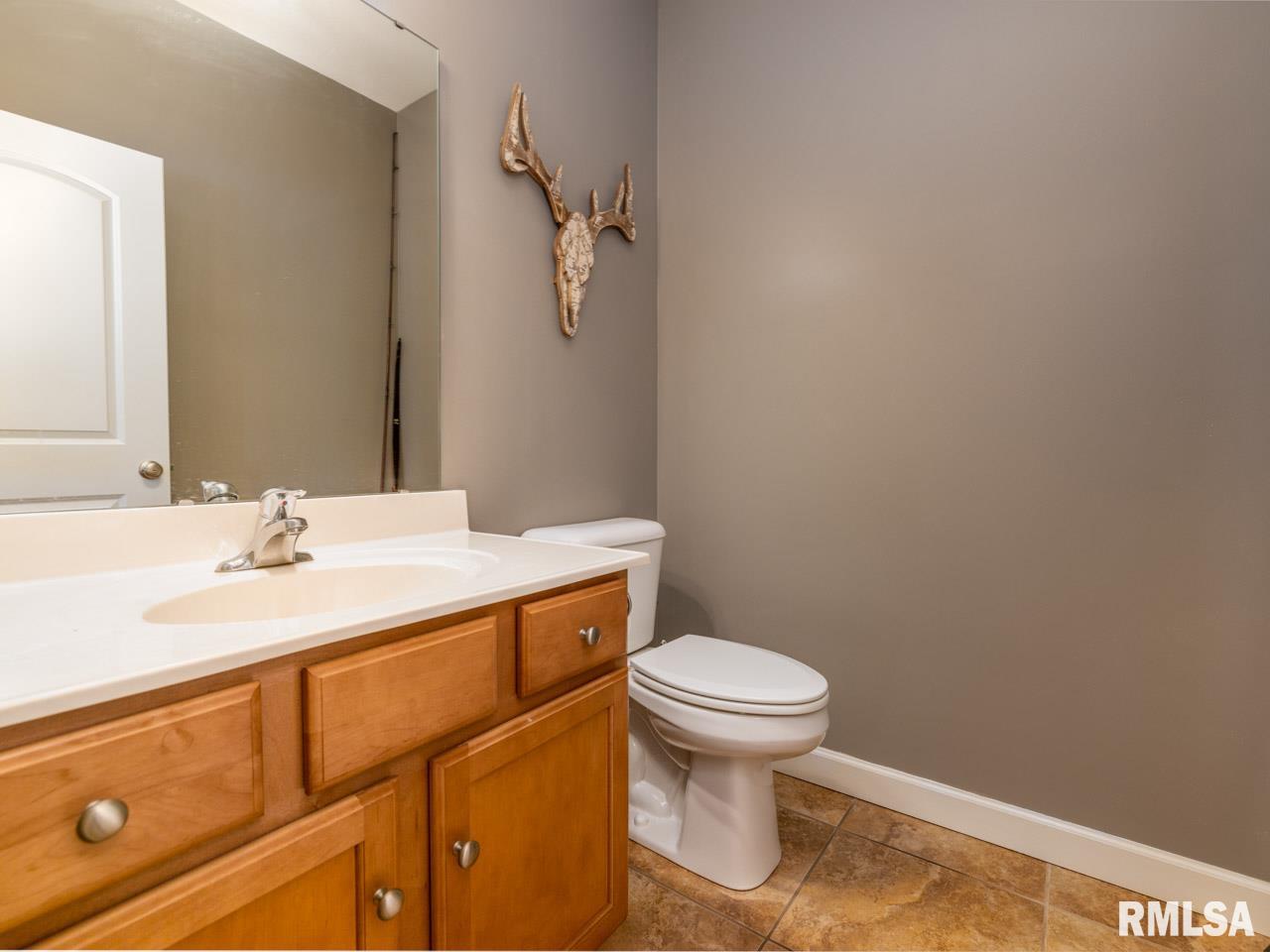 9 Waters Edge Boulevard, Unit 3 Springfield, IL 62712 - Photo 20 of 35