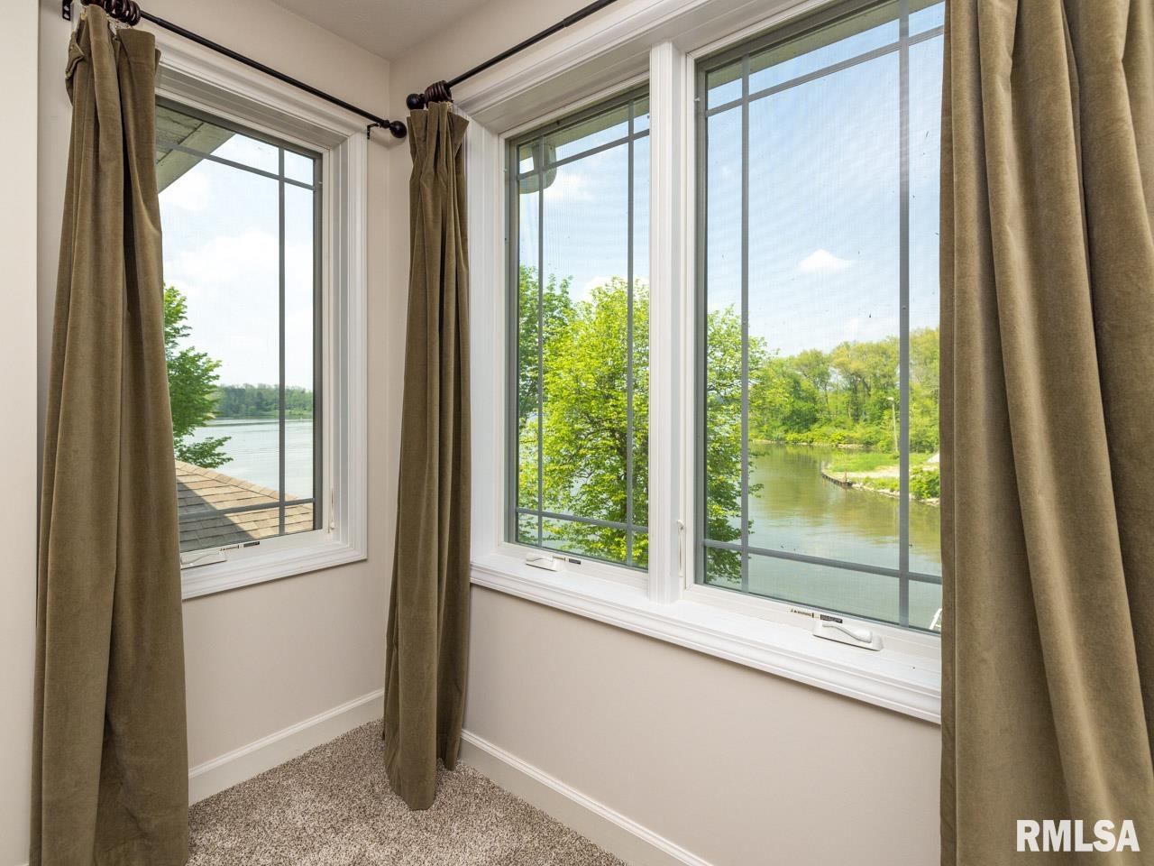 9 Waters Edge Boulevard, Unit 3 Springfield, IL 62712 - Photo 23 of 35