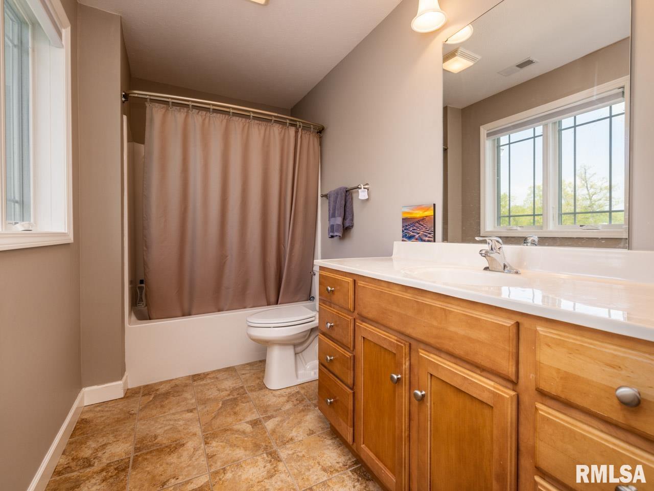 9 Waters Edge Boulevard, Unit 3 Springfield, IL 62712 - Photo 24 of 35