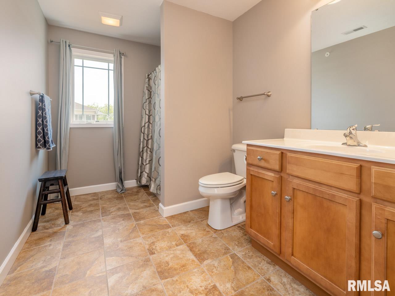 9 Waters Edge Boulevard, Unit 3 Springfield, IL 62712 - Photo 27 of 35