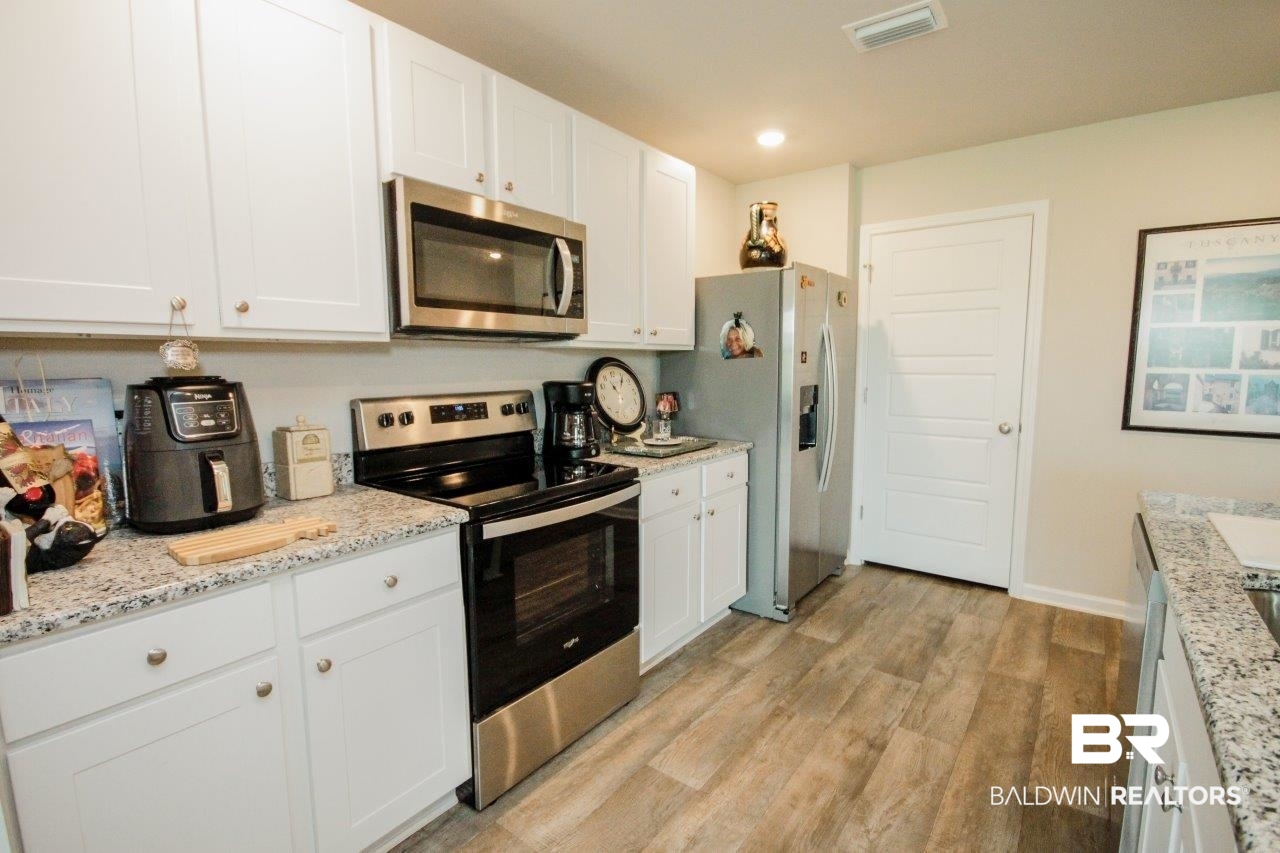 23123 Shadowridge Drive Daphne, AL 36526 - Photo 11 of 23 Kitchen