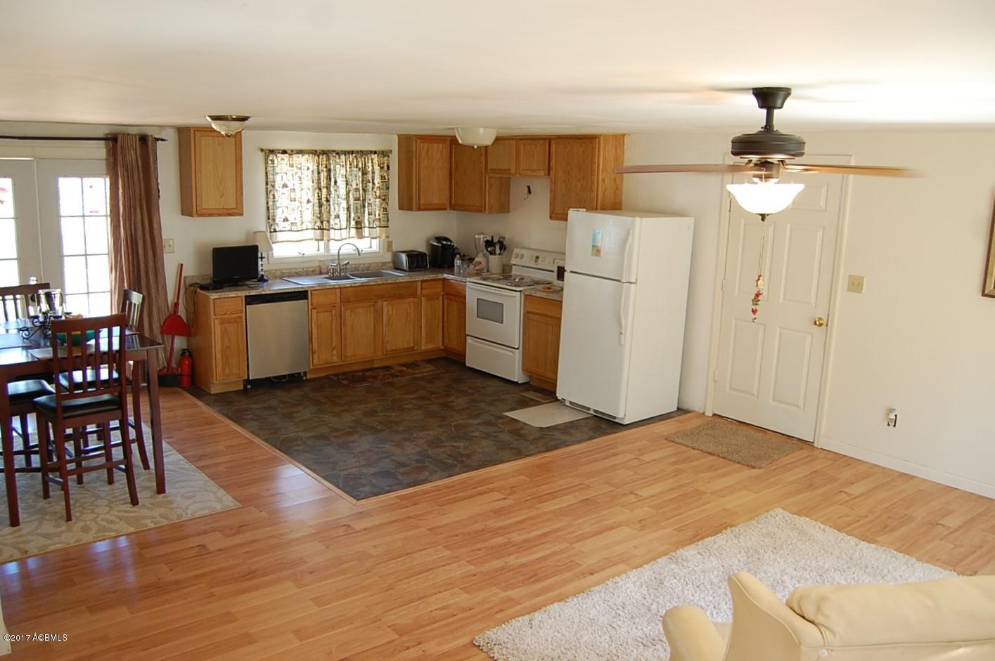 107 Falls Road Beaufort, SC 29906 - Photo 5 of 29 DSC_0685