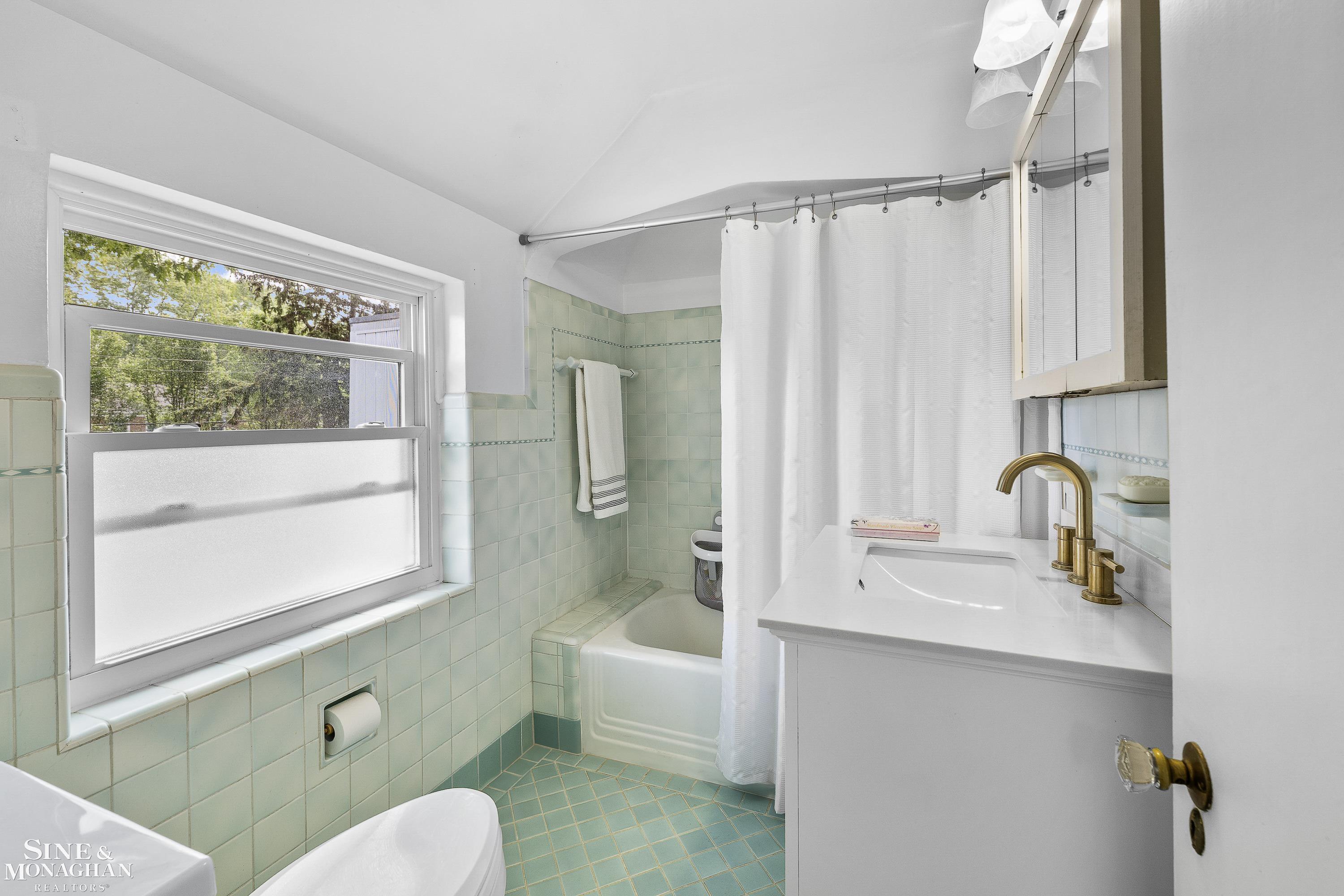 644 Pemberton Road Grosse Pointe Park, MI 48230 - Photo 23 of 43