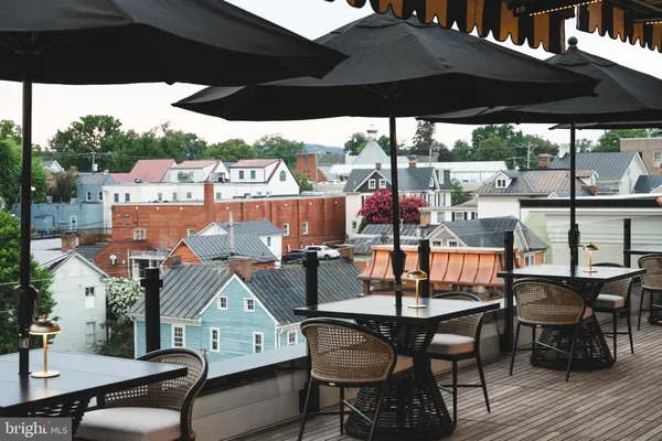 $969,000 | 212 South King Street, Unit D, Leesburg, VA 20175