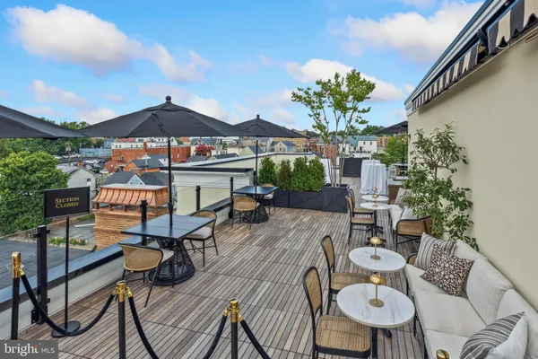 $969,000 | 212 South King Street, Unit D, Leesburg, VA 20175