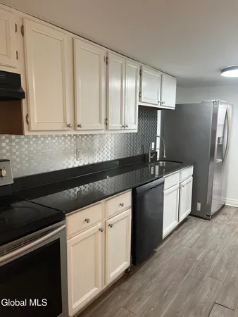 $1,595 | 9 St Joseph's Terrace, Unit 0A, Albany, NY 12210