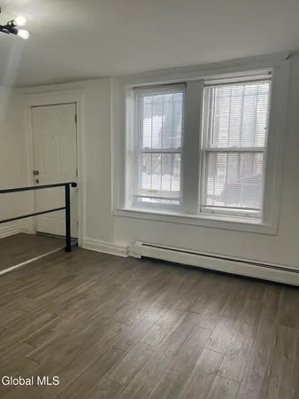 $1,595 | 9 St Joseph's Terrace, Unit 0A, Albany, NY 12210