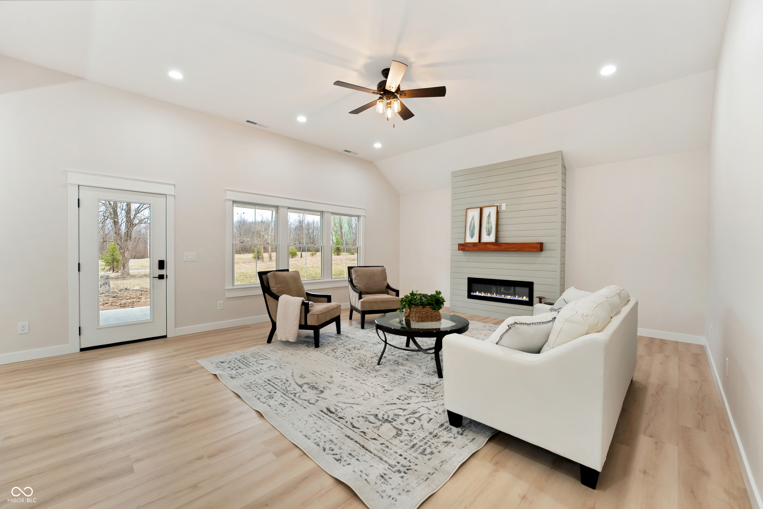 5143 Oak Ridge Trail Columbus, IN 47201 - Photo 6 of 50 Gallery Image 6