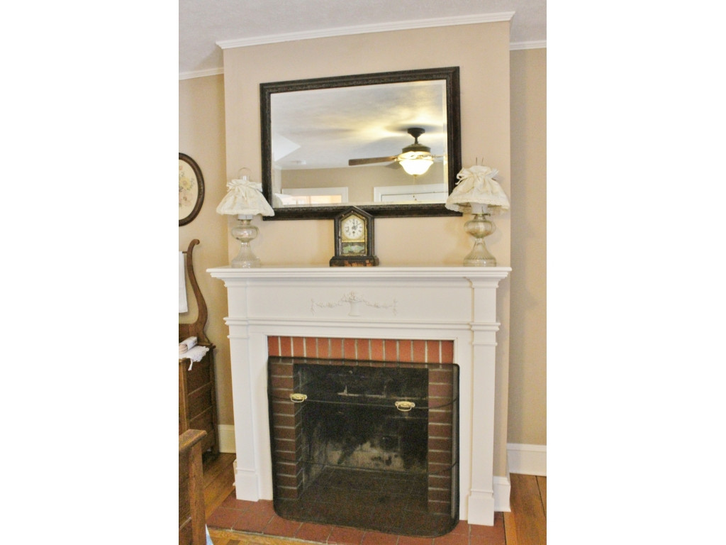 220 Edgewood Road Bristol, TN 37620 - Photo 28 of 35 Master bedroom fireplace