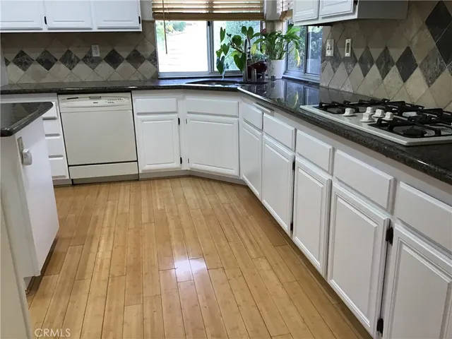 $4,300 | 20111 Cavern Court, Saugus, CA 91390