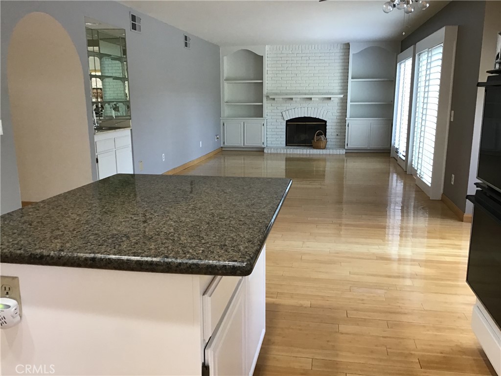 20111 Cavern Court Saugus, CA 91390 - Photo 10 of 35 View to family room with bar