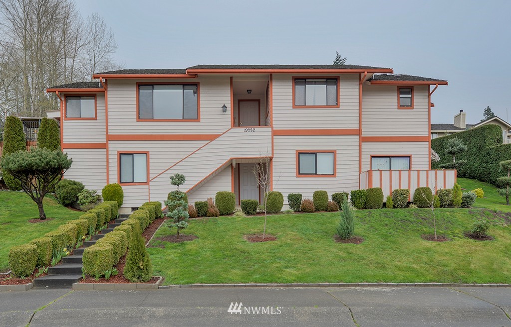 19222 98th Avenue South Renton, WA 98055 - Photo 1 of 25 Gallery Image 1
