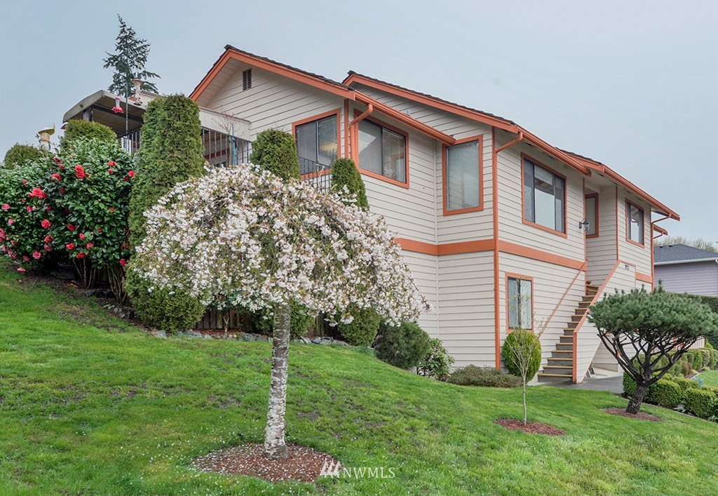 19222 98th Avenue South Renton, WA 98055 - Photo 2 of 25 Gallery Image 2