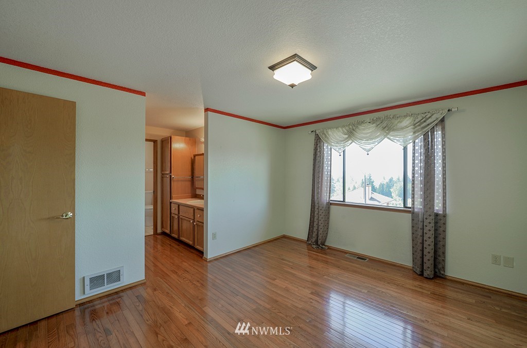 19222 98th Avenue South Renton, WA 98055 - Photo 12 of 25 Gallery Image 12