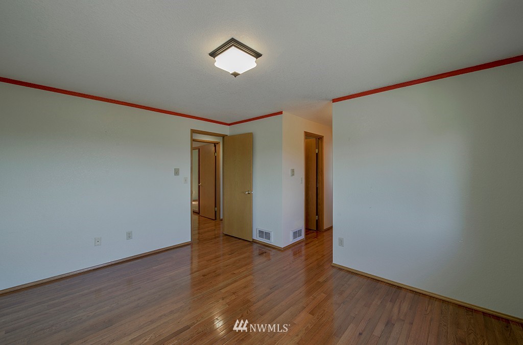 19222 98th Avenue South Renton, WA 98055 - Photo 13 of 25 Gallery Image 13