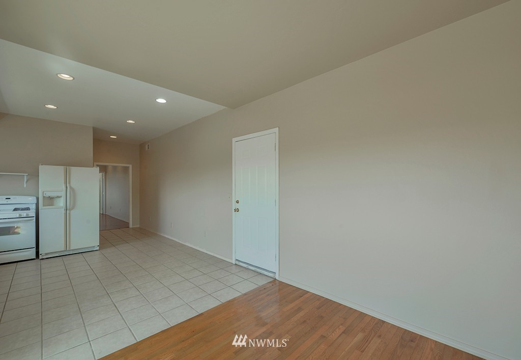19222 98th Avenue South Renton, WA 98055 - Photo 17 of 25 Gallery Image 17