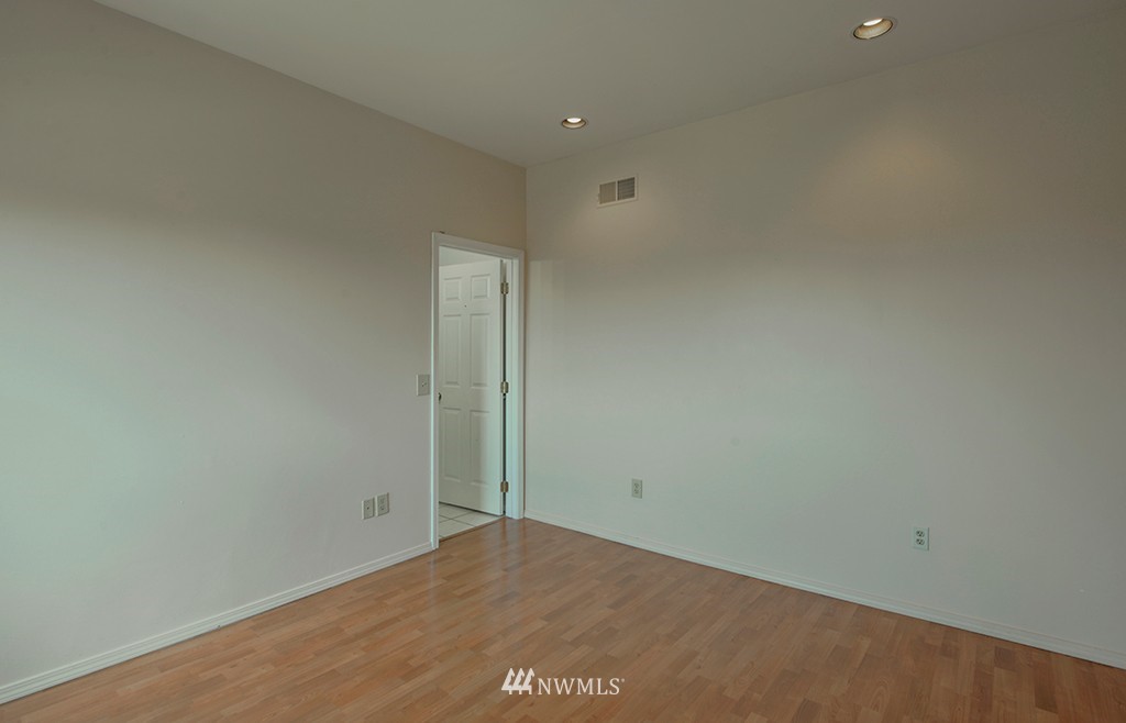 19222 98th Avenue South Renton, WA 98055 - Photo 20 of 25 Gallery Image 20