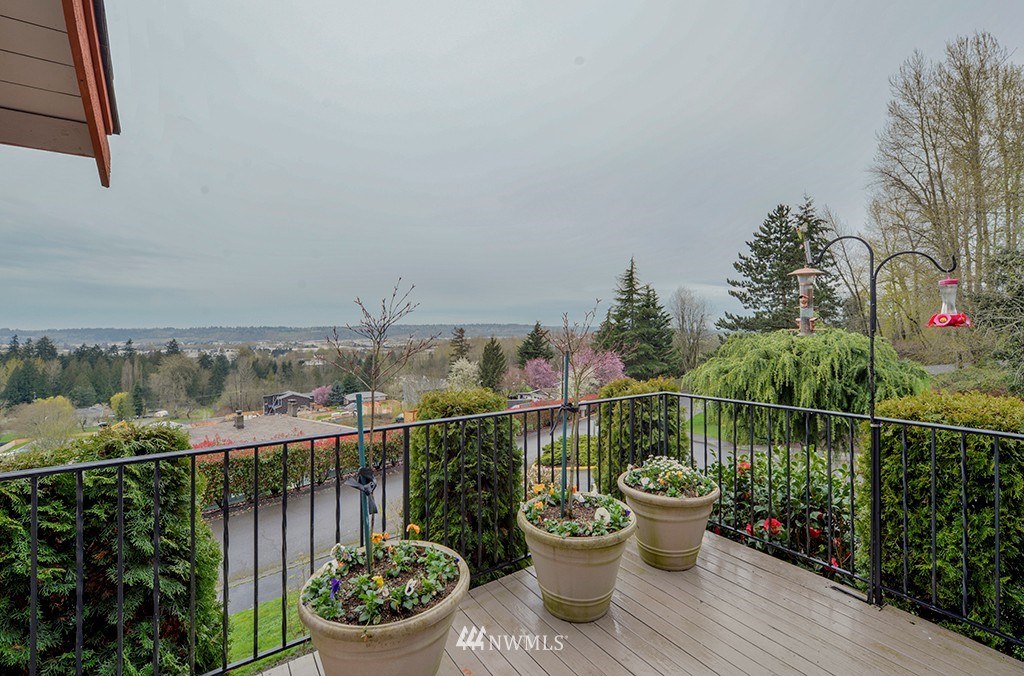 19222 98th Avenue South Renton, WA 98055 - Photo 3 of 25 Gallery Image 3