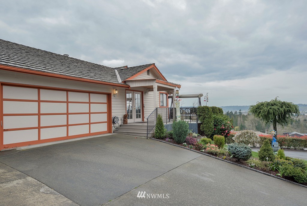 19222 98th Avenue South Renton, WA 98055 - Photo 4 of 25 Gallery Image 4