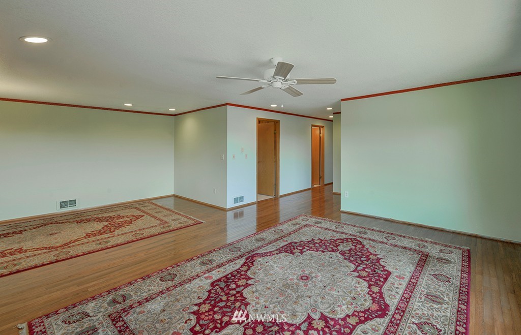 19222 98th Avenue South Renton, WA 98055 - Photo 8 of 25 Gallery Image 8