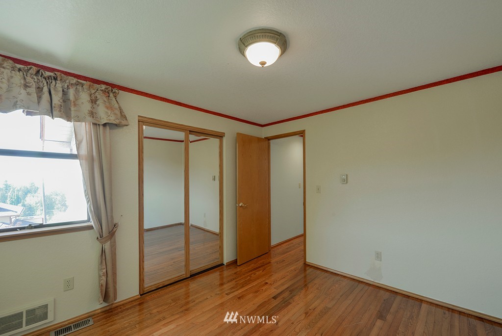 19222 98th Avenue South Renton, WA 98055 - Photo 10 of 25 Gallery Image 10