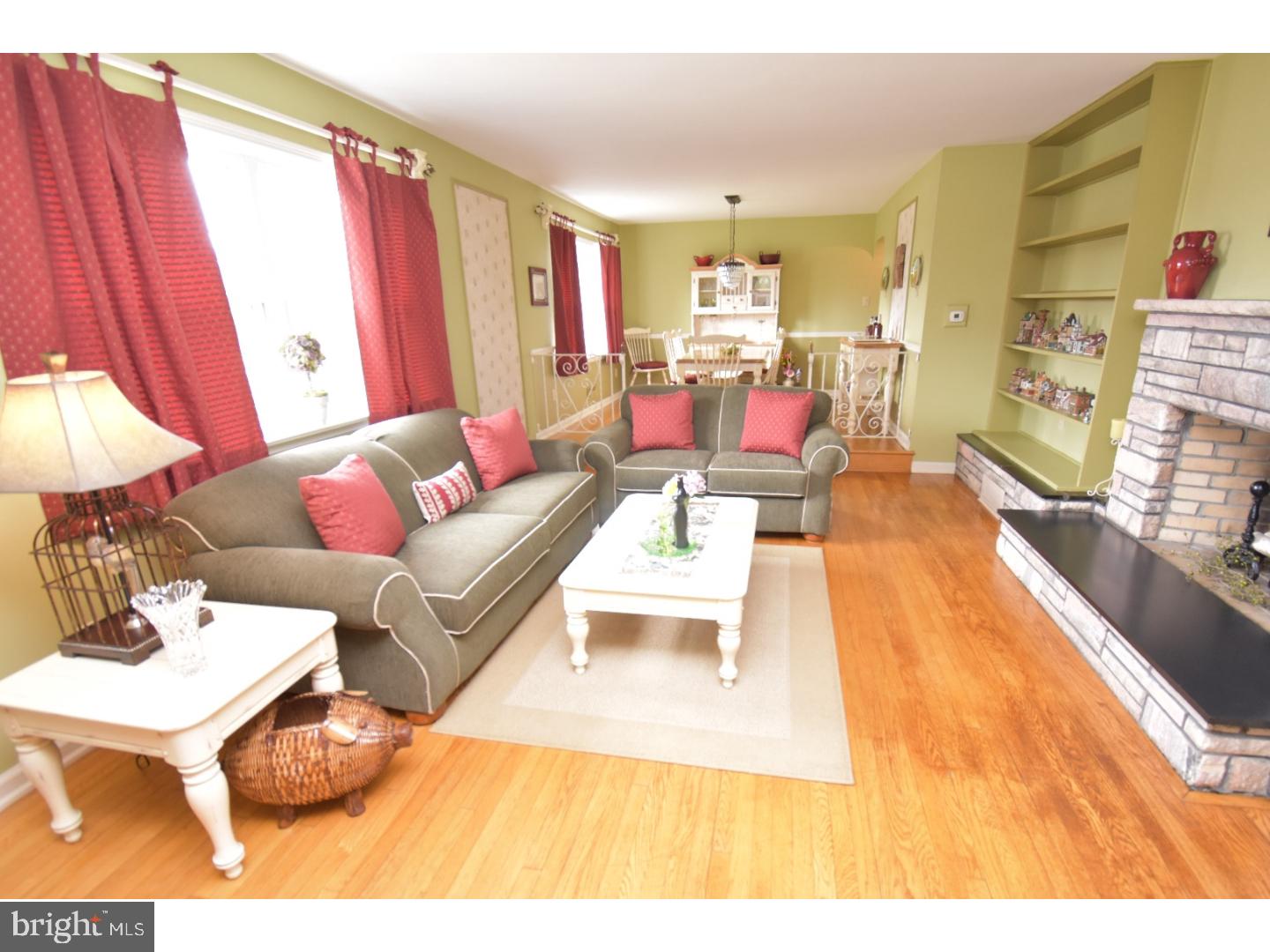 526 Creek Road Moorestown, NJ 08057 - Photo 7 of 25 Living Room
