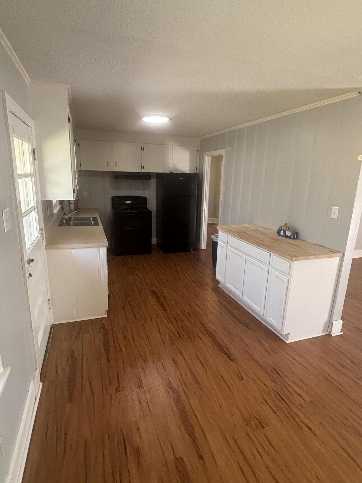 309 Pinckney Street Sumter, SC 29150 - Photo 4 of 20 IMG_2772