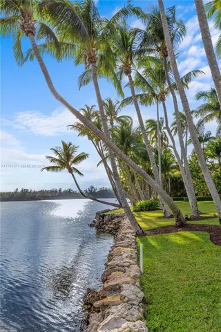 $49,000,000 | 6 Riverview Road, Jupiter Island, FL 33455