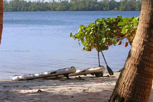 $49,000,000 | 6 Riverview Road, Jupiter Island, FL 33455