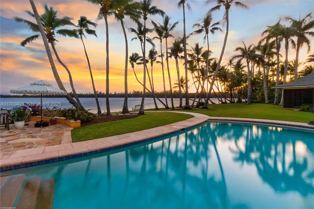 $49,000,000 | 6 Riverview Road, Jupiter Island, FL 33455