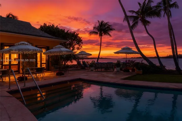 $49,000,000 | 6 Riverview Road, Jupiter Island, FL 33455