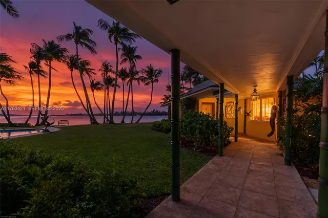 $49,000,000 | 6 Riverview Road, Jupiter Island, FL 33455