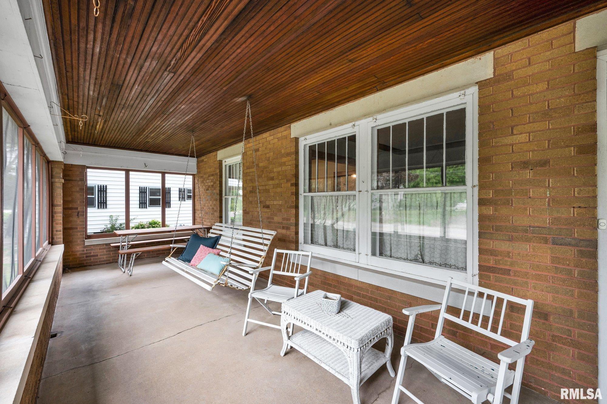 605 North Main Street Washington, IL 61571 - Photo 3 of 64