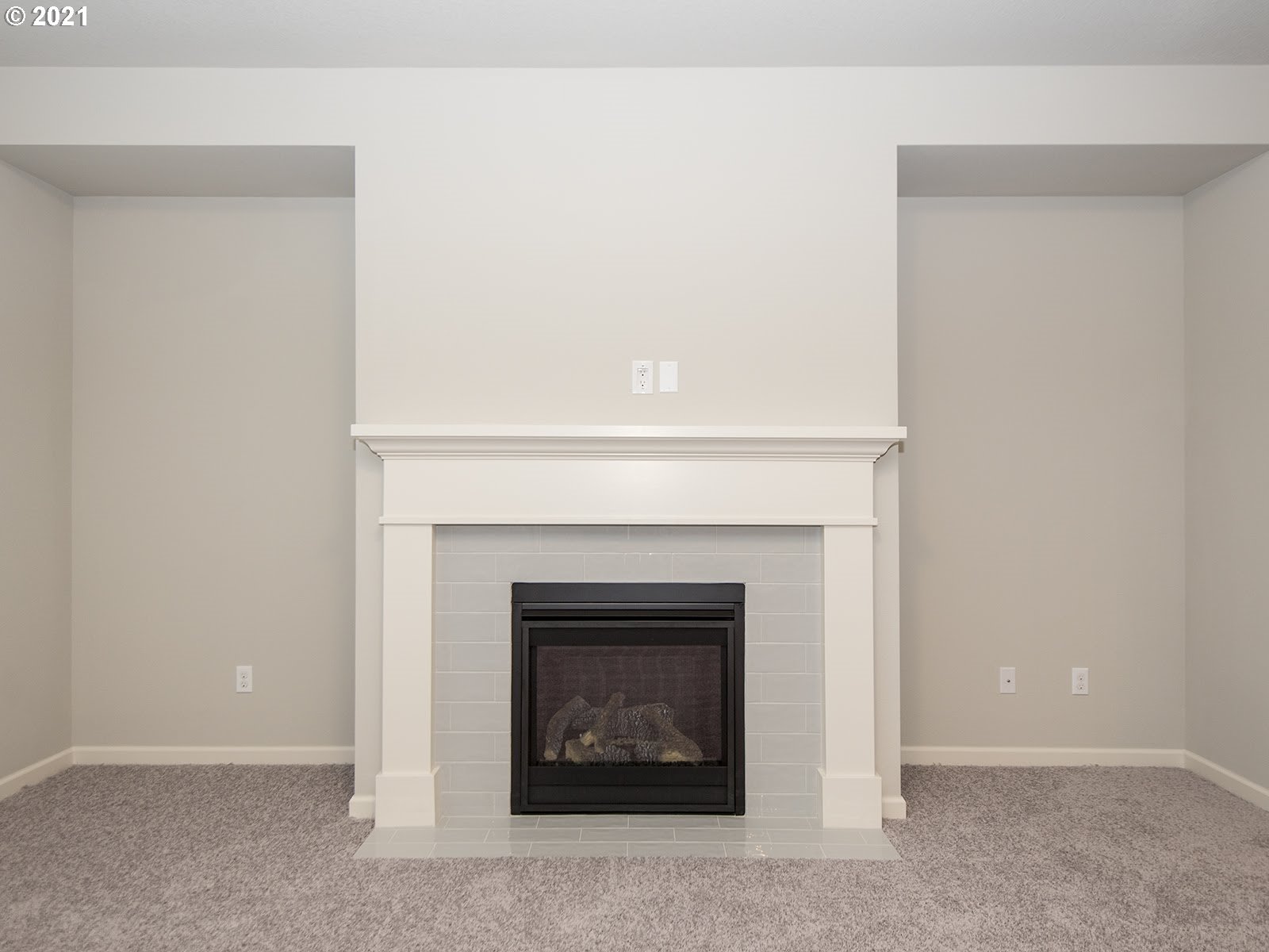 3712 South 42nd Place Ridgefield, WA 98642 - Photo 13 of 29 a living room with a fireplace