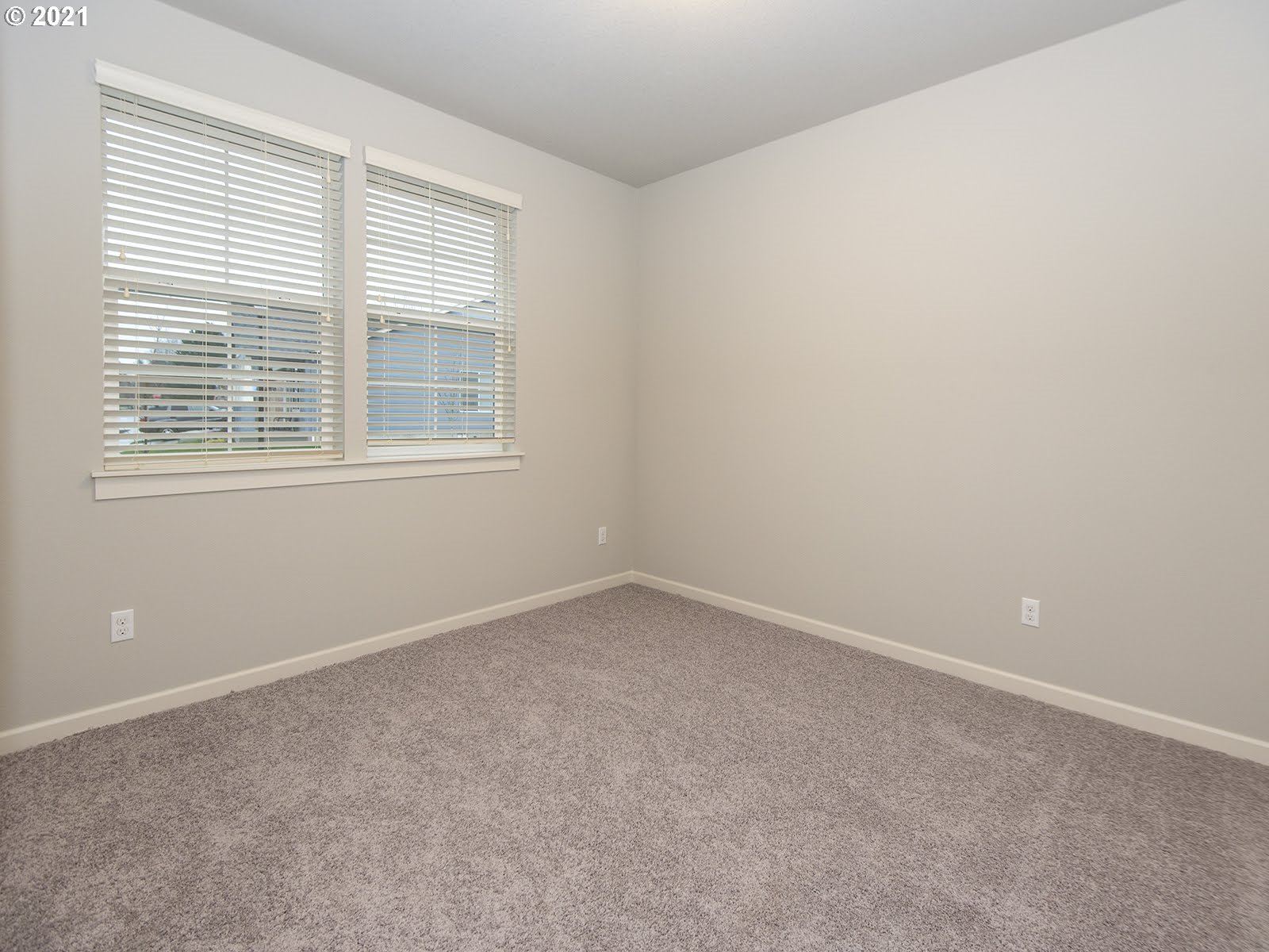 3712 South 42nd Place Ridgefield, WA 98642 - Photo 24 of 29 an empty room with a window