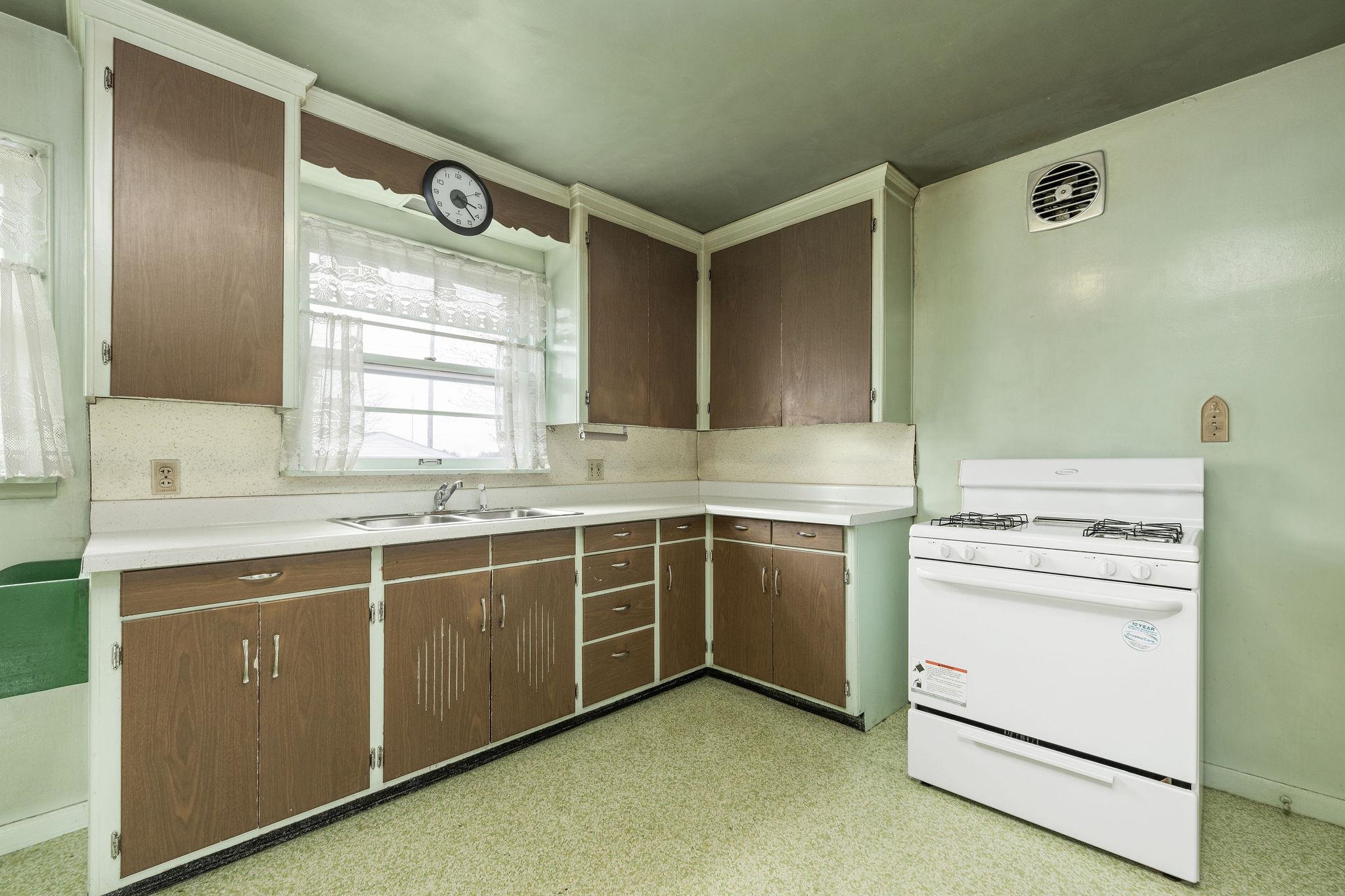 814 West Midland Road Auburn, MI 48611 - Photo 13 of 18 Gallery Image 13