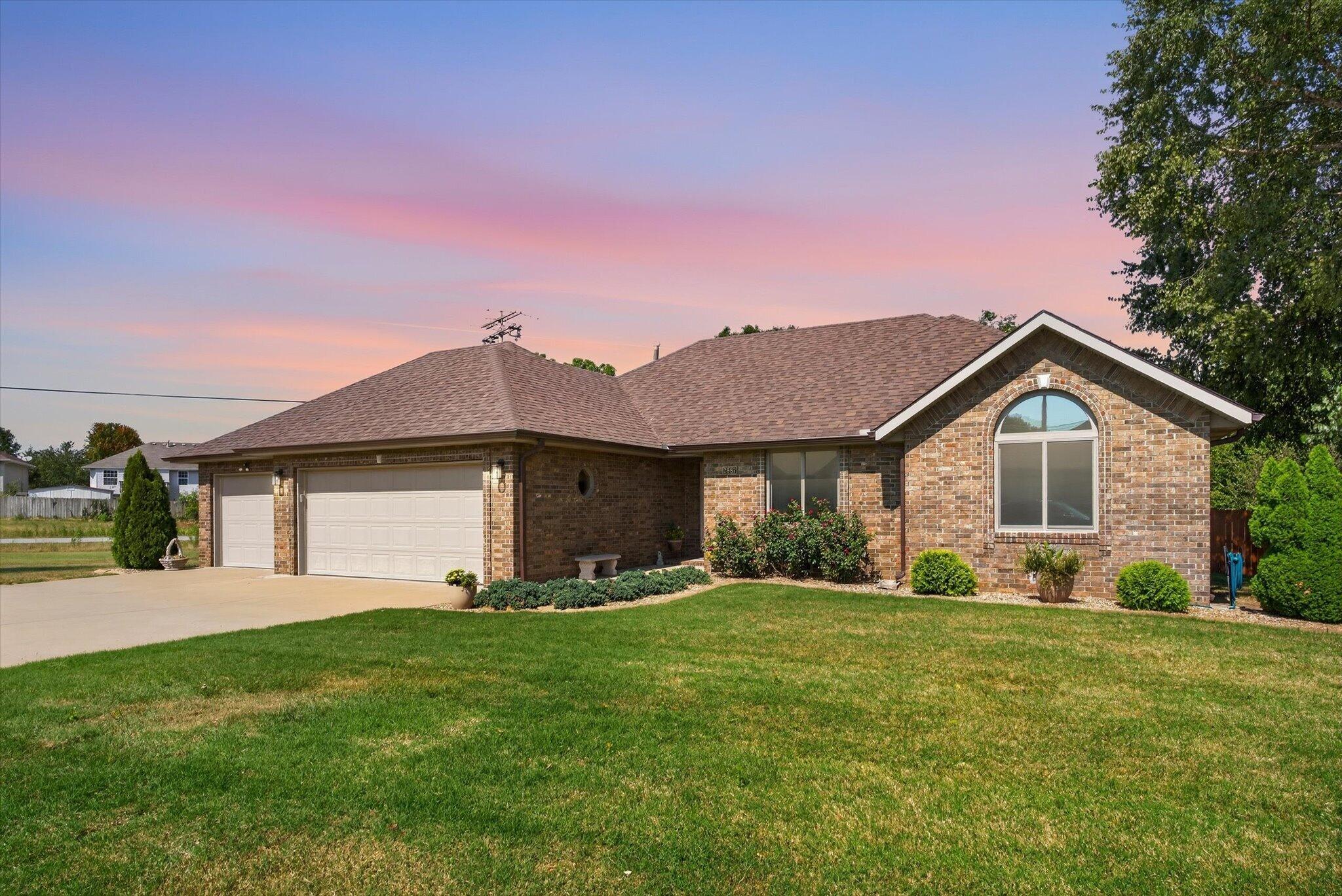 3987 West Edgewood Street Springfield, MO 65807 - Photo 33 of 33 40-Twilight
