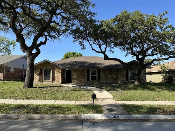 $2,800 | 2521 Downing Drive, Plano, TX 75023