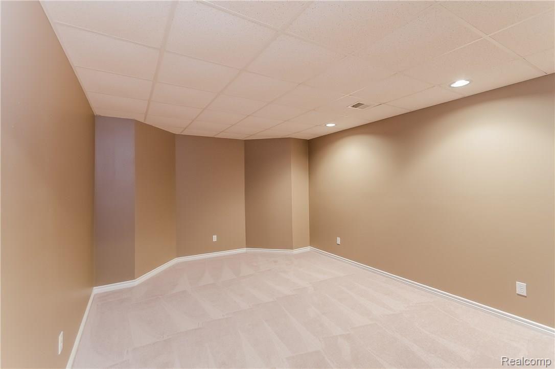 2692 Shorebrook Court Rochester, MI 48306 - Photo 40 of 55 040-Basement-2181837-large.jpg