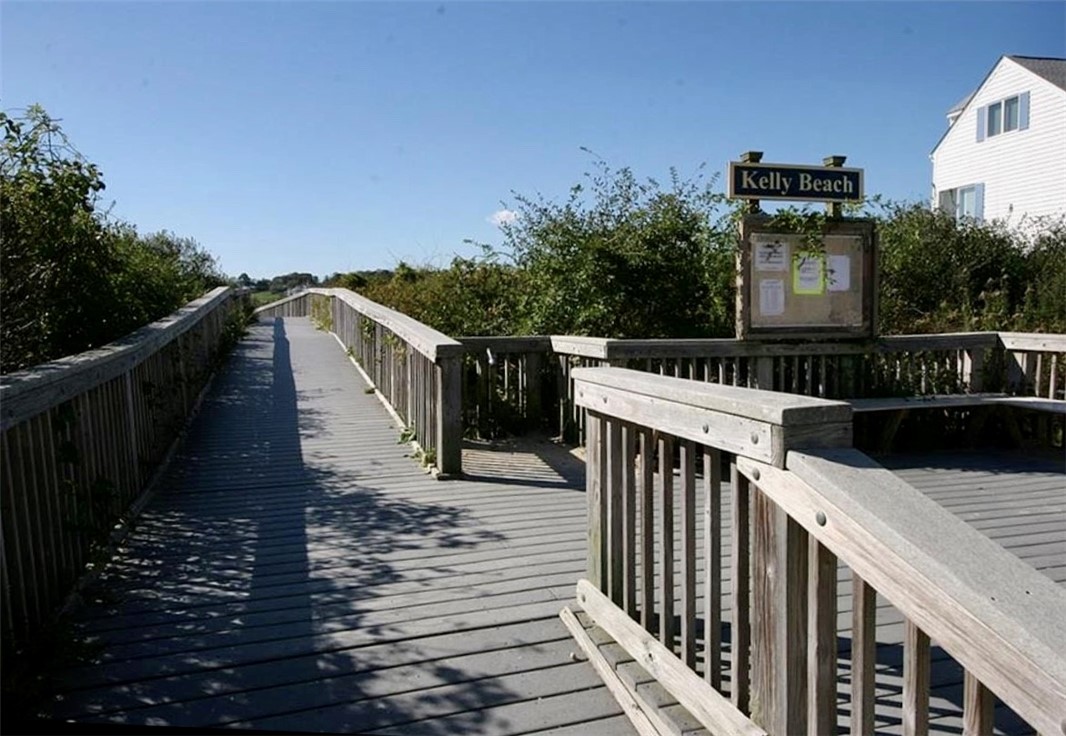 43 Treasure Road Narragansett, RI 02882 - Photo 18 of 19 neighborhood beach