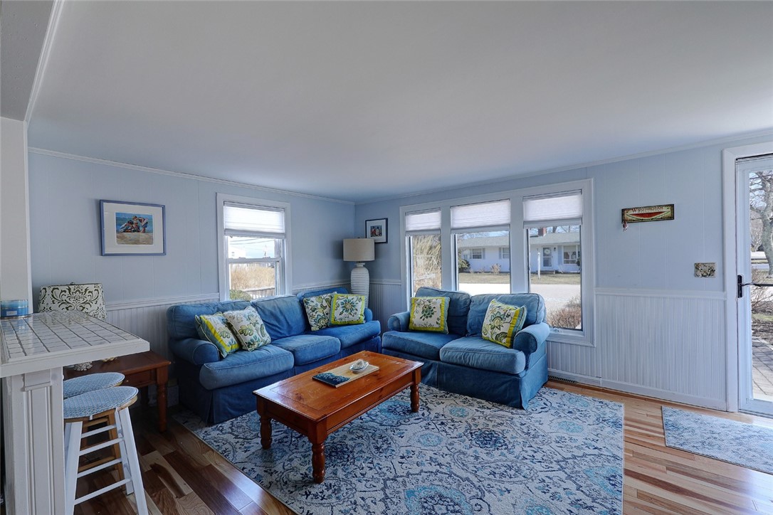 43 Treasure Road Narragansett, RI 02882 - Photo 3 of 19