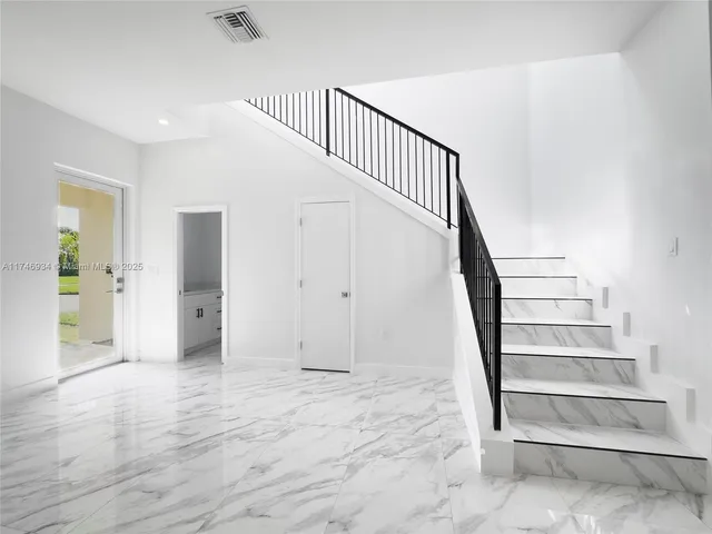 $710,000 | 312 Southeast Via Sangro, Port St. Lucie, FL 34952