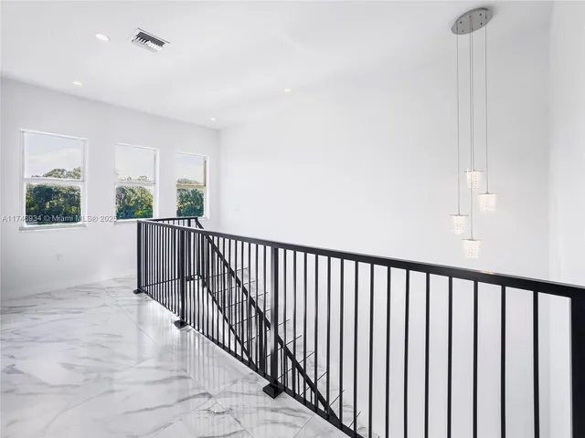 $710,000 | 312 Southeast Via Sangro, Port St. Lucie, FL 34952