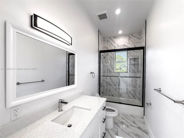 $710,000 | 312 Southeast Via Sangro, Port St. Lucie, FL 34952