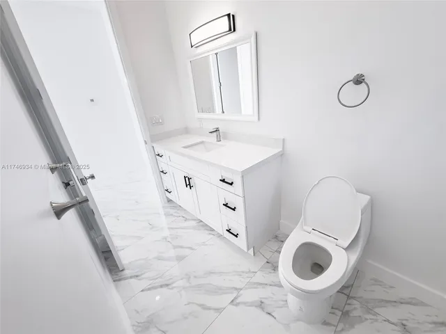 $710,000 | 312 Southeast Via Sangro, Port St. Lucie, FL 34952