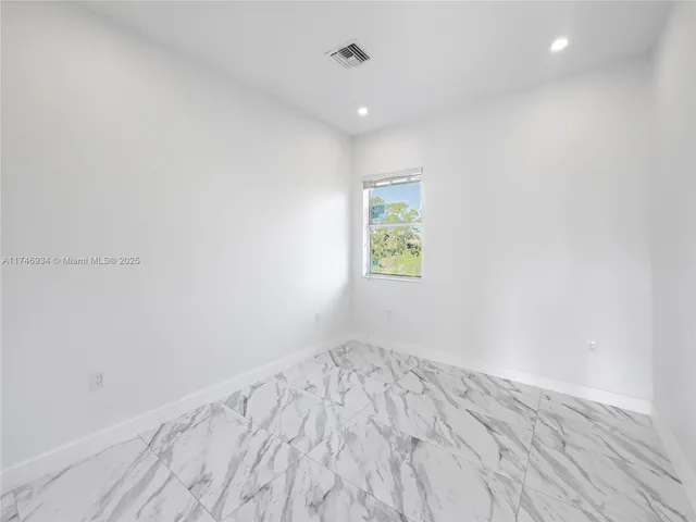 $710,000 | 312 Southeast Via Sangro, Port St. Lucie, FL 34952