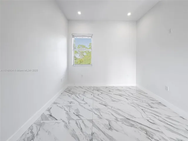 $710,000 | 312 Southeast Via Sangro, Port St. Lucie, FL 34952