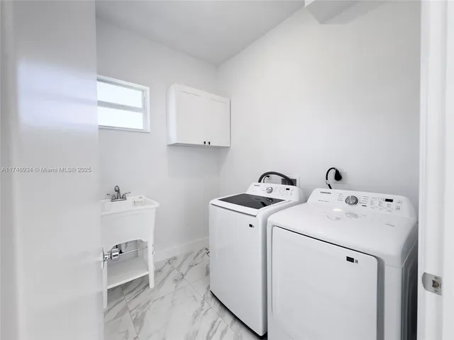 $710,000 | 312 Southeast Via Sangro, Port St. Lucie, FL 34952