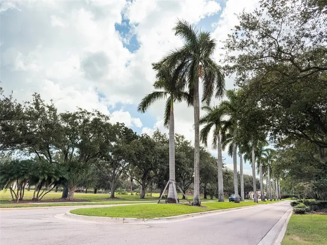 $710,000 | 312 Southeast Via Sangro, Port St. Lucie, FL 34952