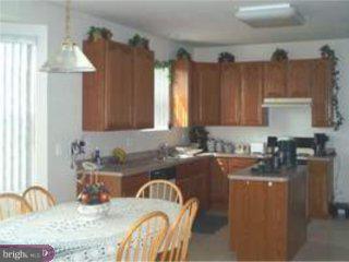 28 Keswick Road East Windsor, NJ 08520 - Photo 4 of 4 Gallery Image 4